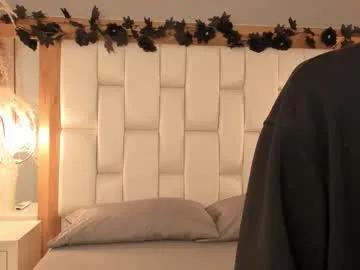 Watch sexy slut Daphne_and_roger daphne_and_roger from Chaturbate